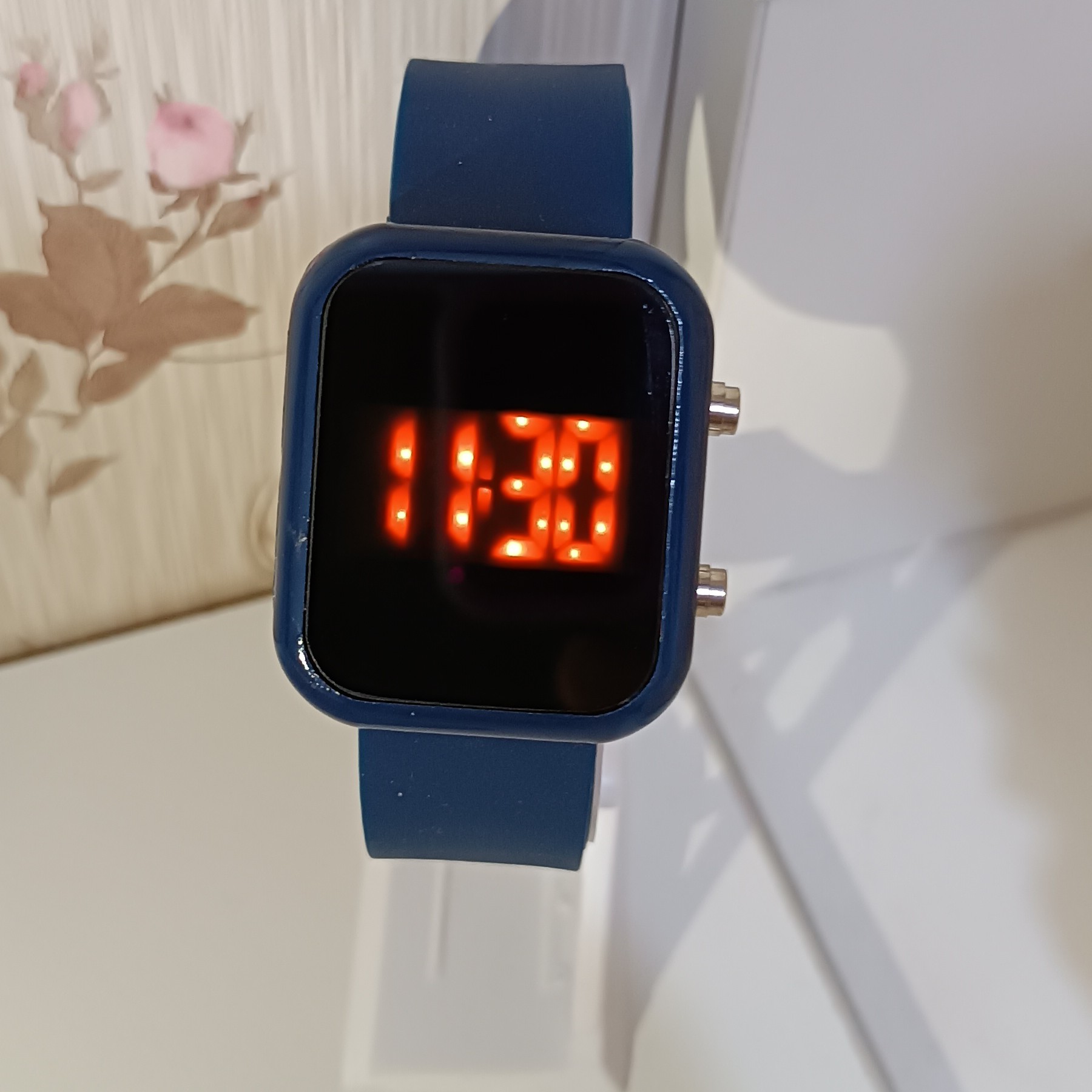 ساعت مچی اسپرت کامپیوتری بند سیلیکونی صفحه مستطیل کیفیت مناسب (کد77)
