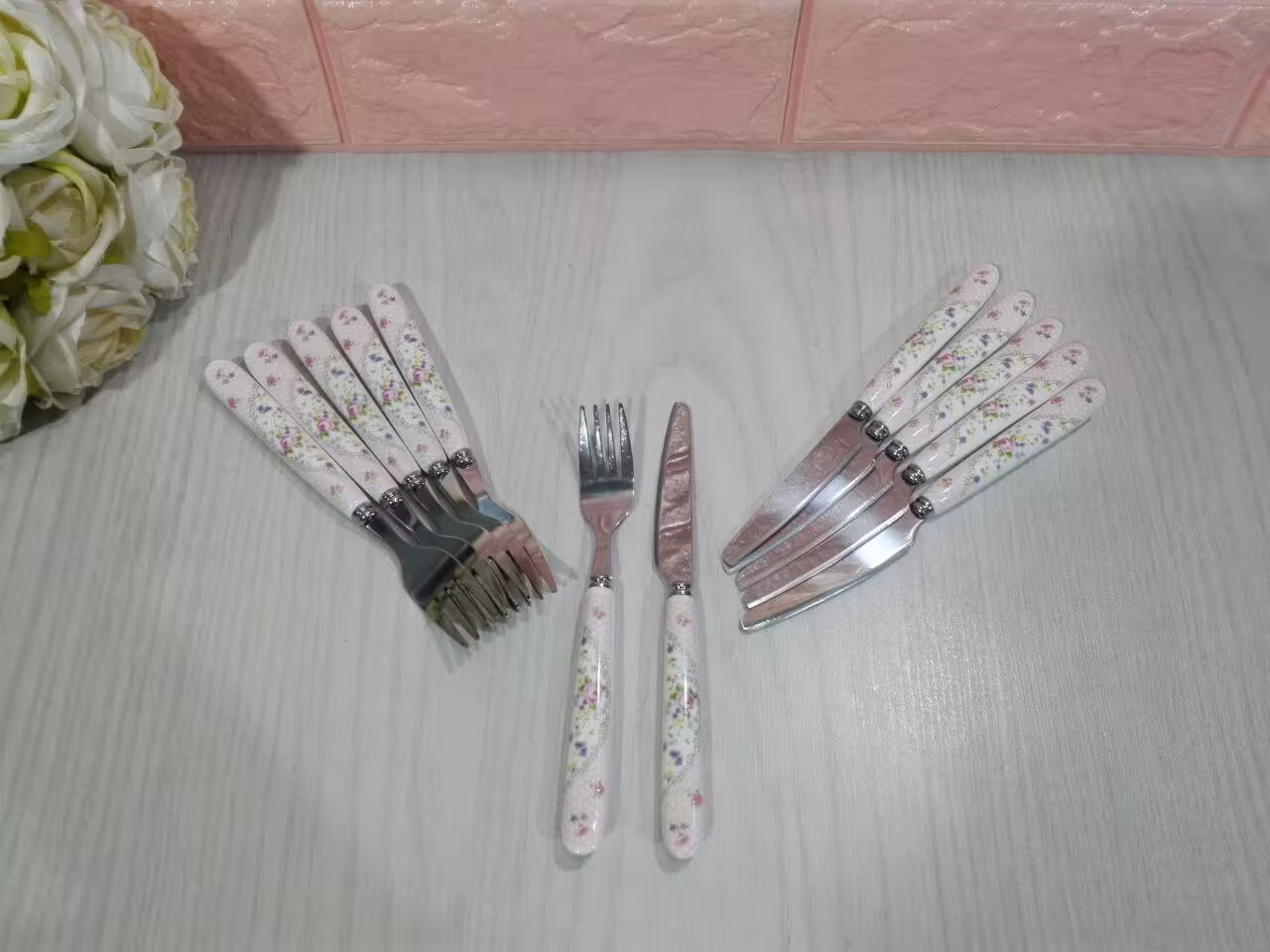 کارد و چنگال میوه خوری دسته سرامیک گل ریز