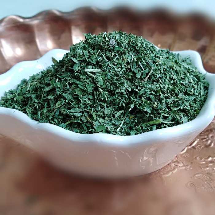 نعناخشک برگ خالص کاملا سبزتازه قبل از خشک کاملا شسته میشه درکارگاه خشک میشه 