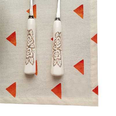 رومیزی چاپ دستی مدل زیر بشقابی