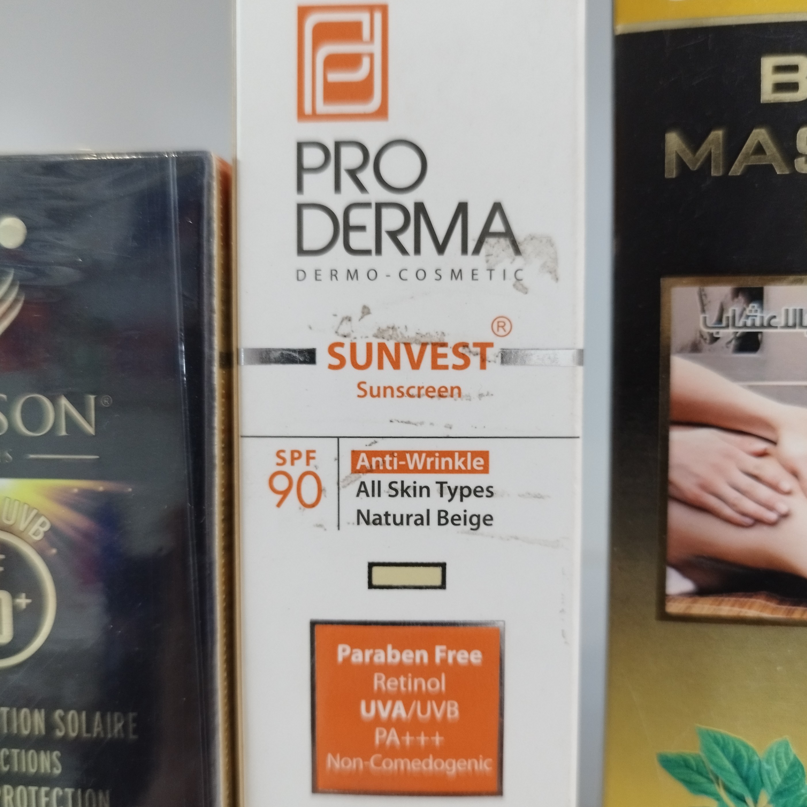 کرم ضد افتاب پرودرما با spf 90 با رنگی طبیعی پوست