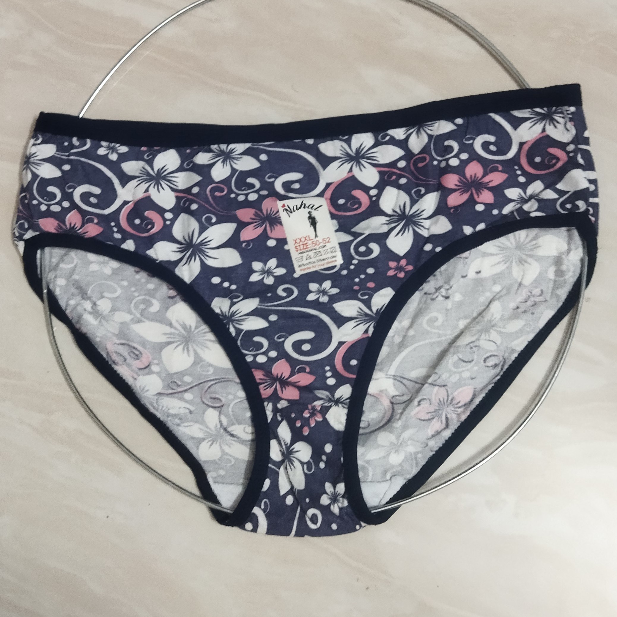 شورت زنانه طرحدار نخی  کشی سایز 3xl قواره آزاد مناسب برای  سایز 48تا 52