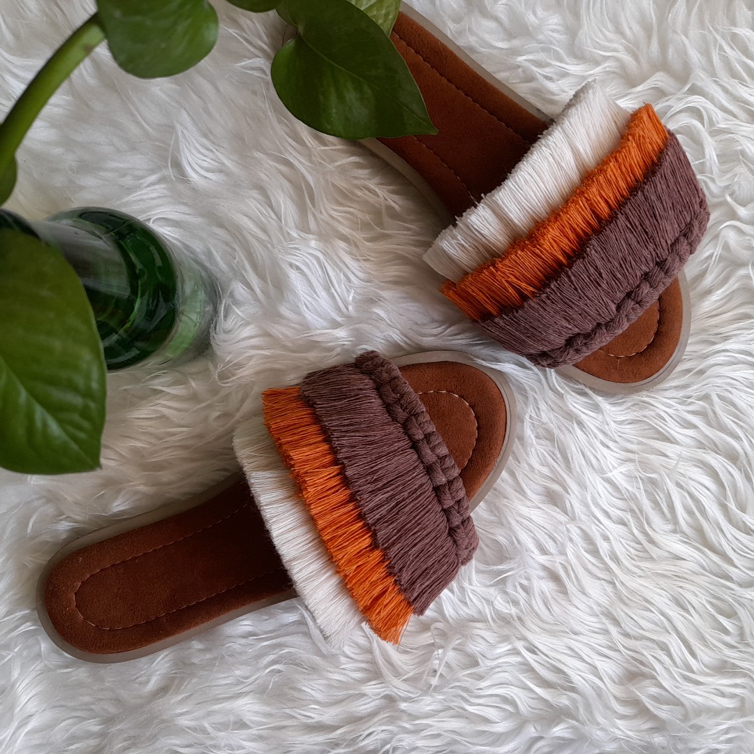 صندل زیبای ریشه ای