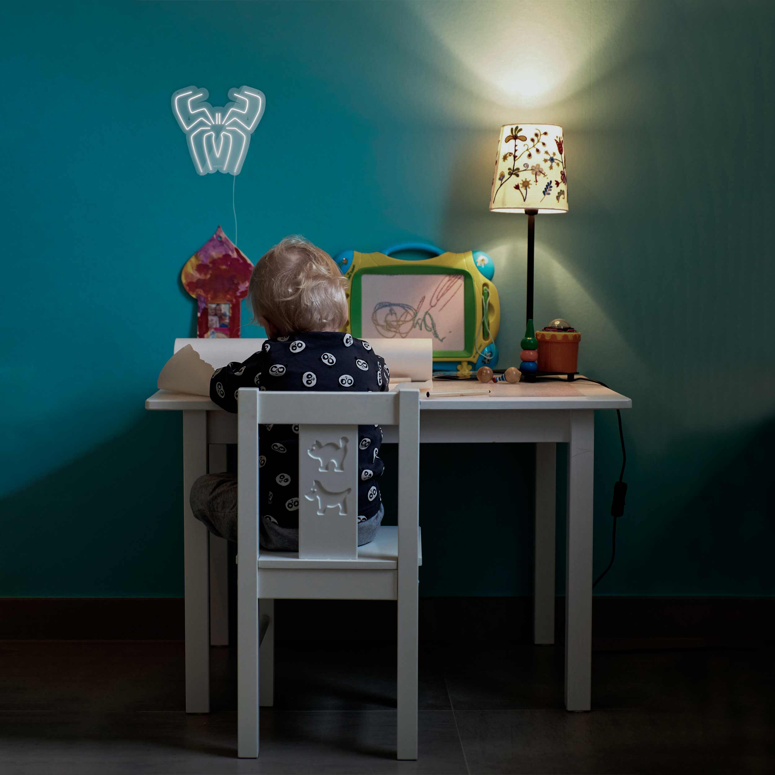 چراغ دیواری نئون دیزاین طرح Spider-GL_WHT