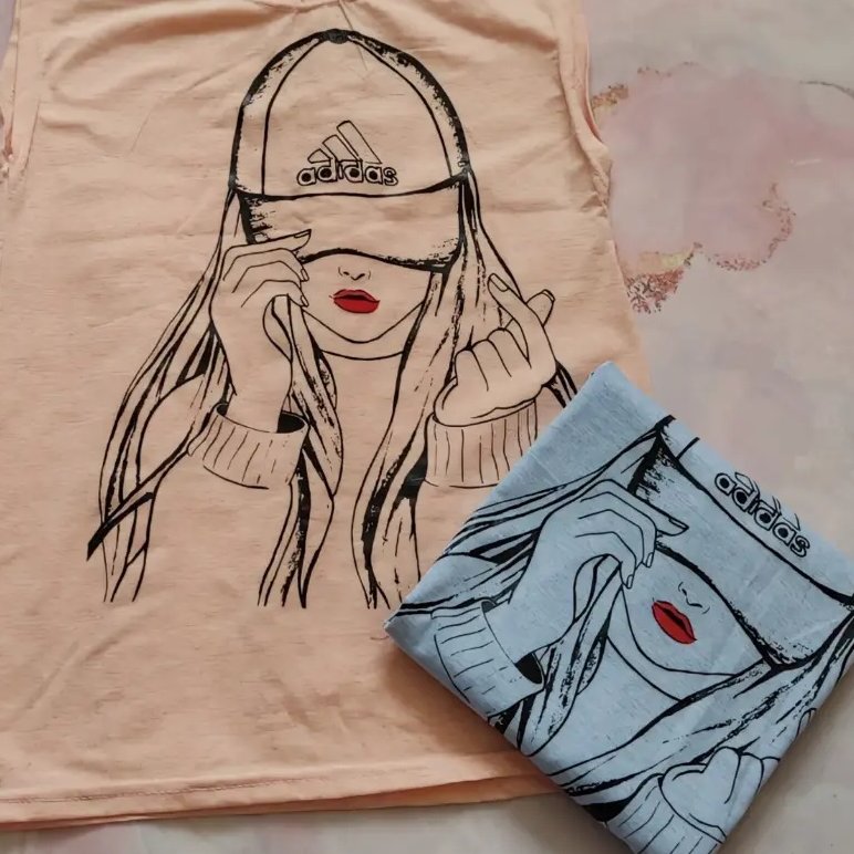 تاپ  حلقه  ای دختر ورزشکار