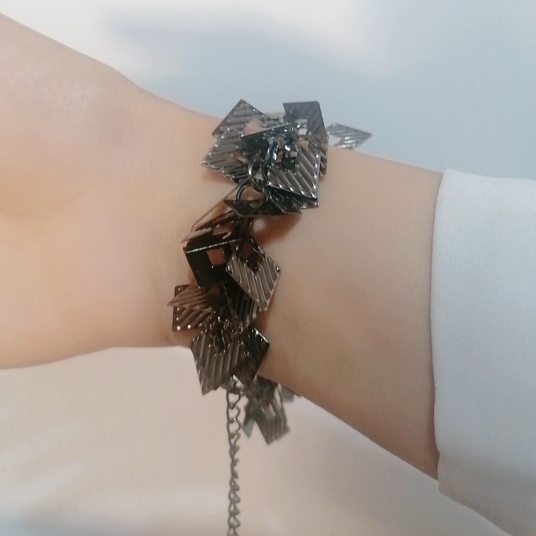 دستبند آویز  لوزی رنگ ثابت 