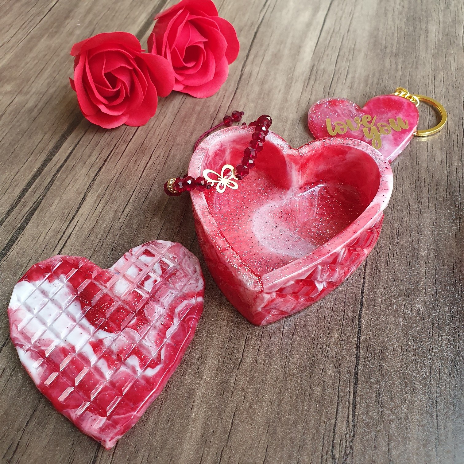 پک هدیه شامل جا جواهری رزینی و جاکلیدی 