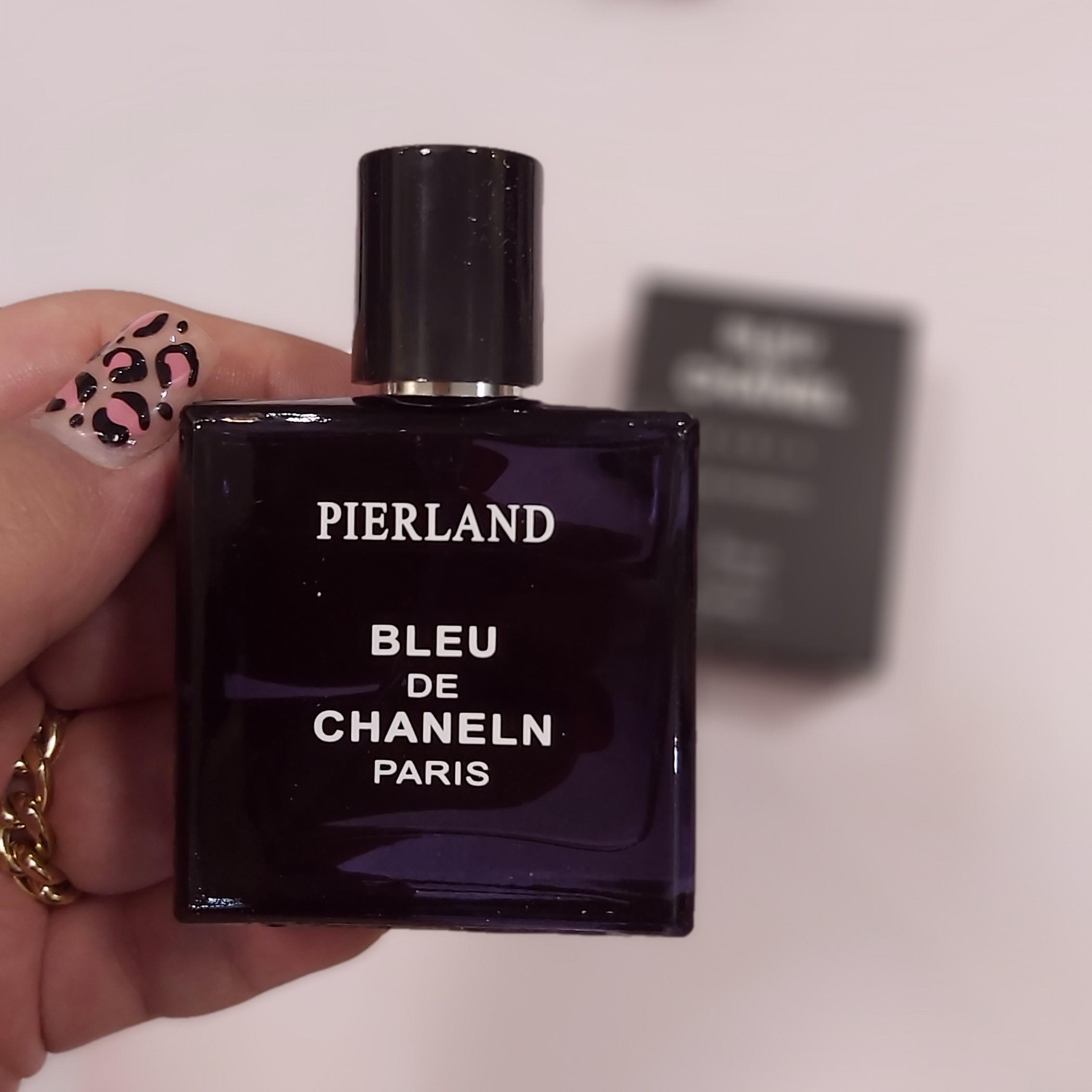 عطر بلو شنل 25 میل کیفیت عالی رایحه مشابه اصل پخش بوی بالا و ماندگاری عالی