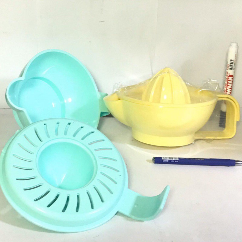 آب میوه گیر دستی مدل چراغ علاءالدین سایز بزرگ  جنس بسیار عالی و با کیفیت   تنوع رنگ زیاد   قابل استفاده در همه جا   مناس