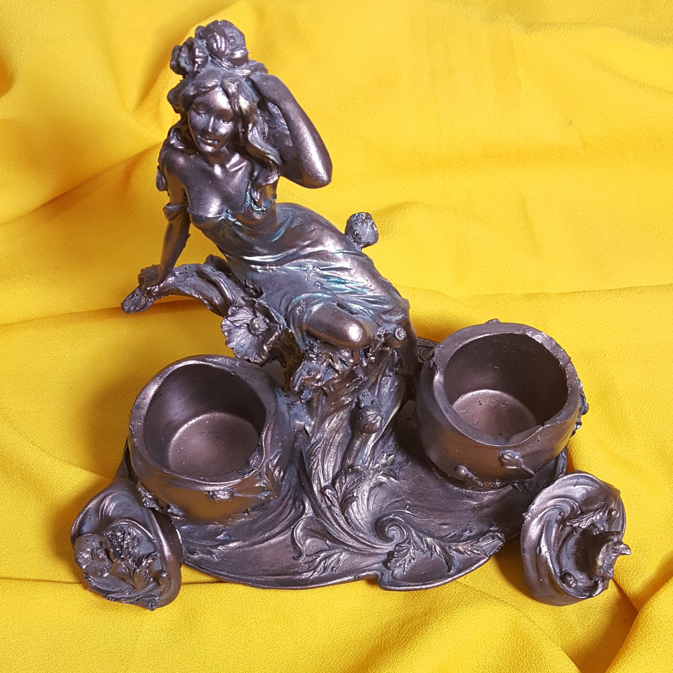 مجسمه جای جواهری طرح پرنسس جنس پلی استری هنرکده سدنا