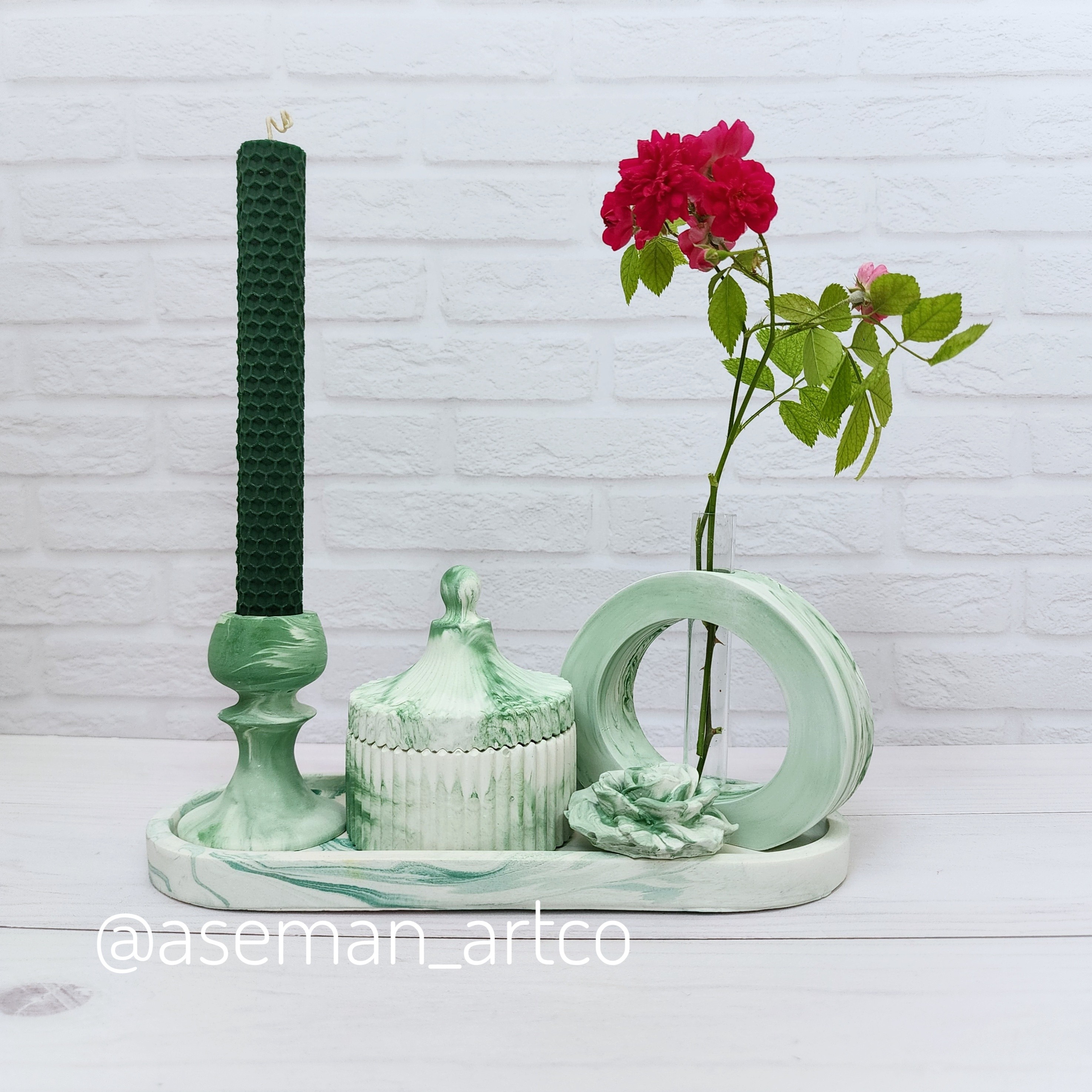 ست گلدان استند  و جاجواهری جاشمعی و جاعودی جنس بتن پلیمری دارای رنگبندی 