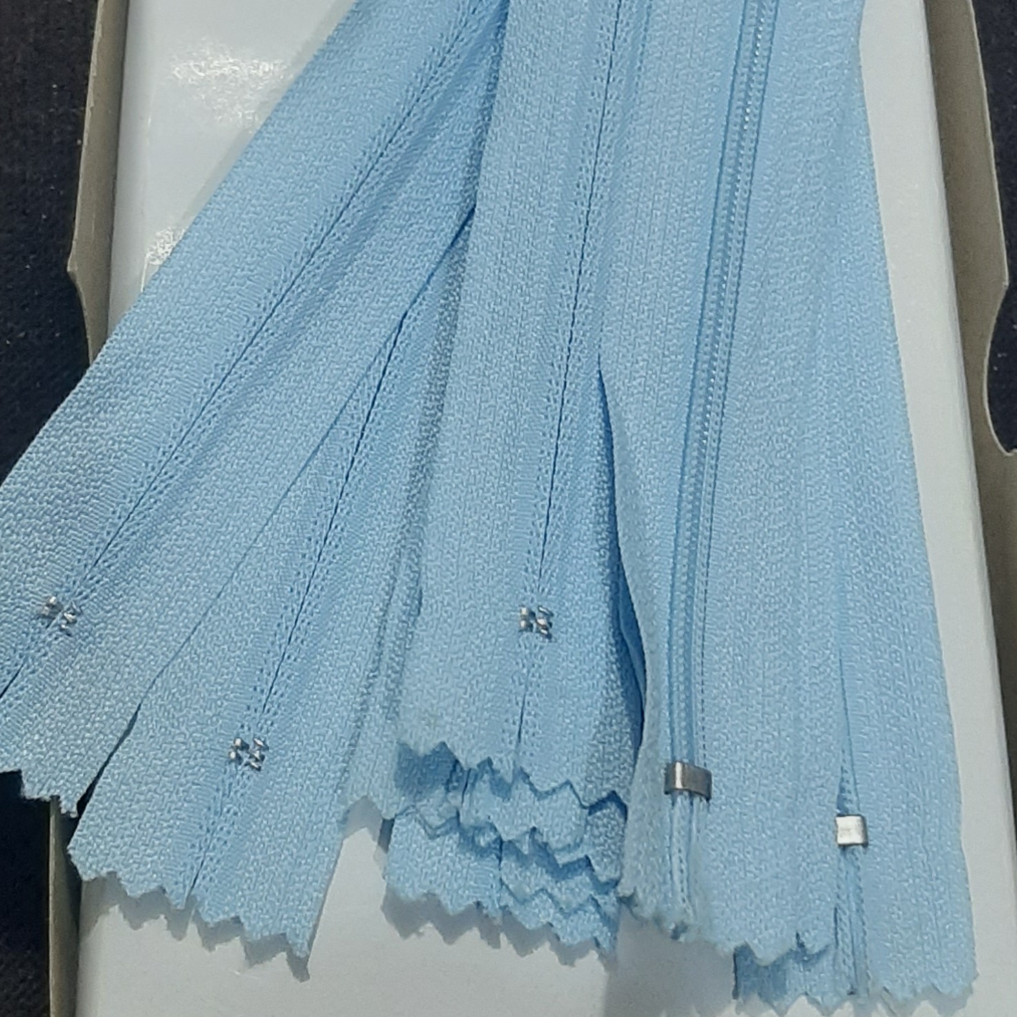 زیپ 20 سانت . شماره 3 .  آبی اسمانی