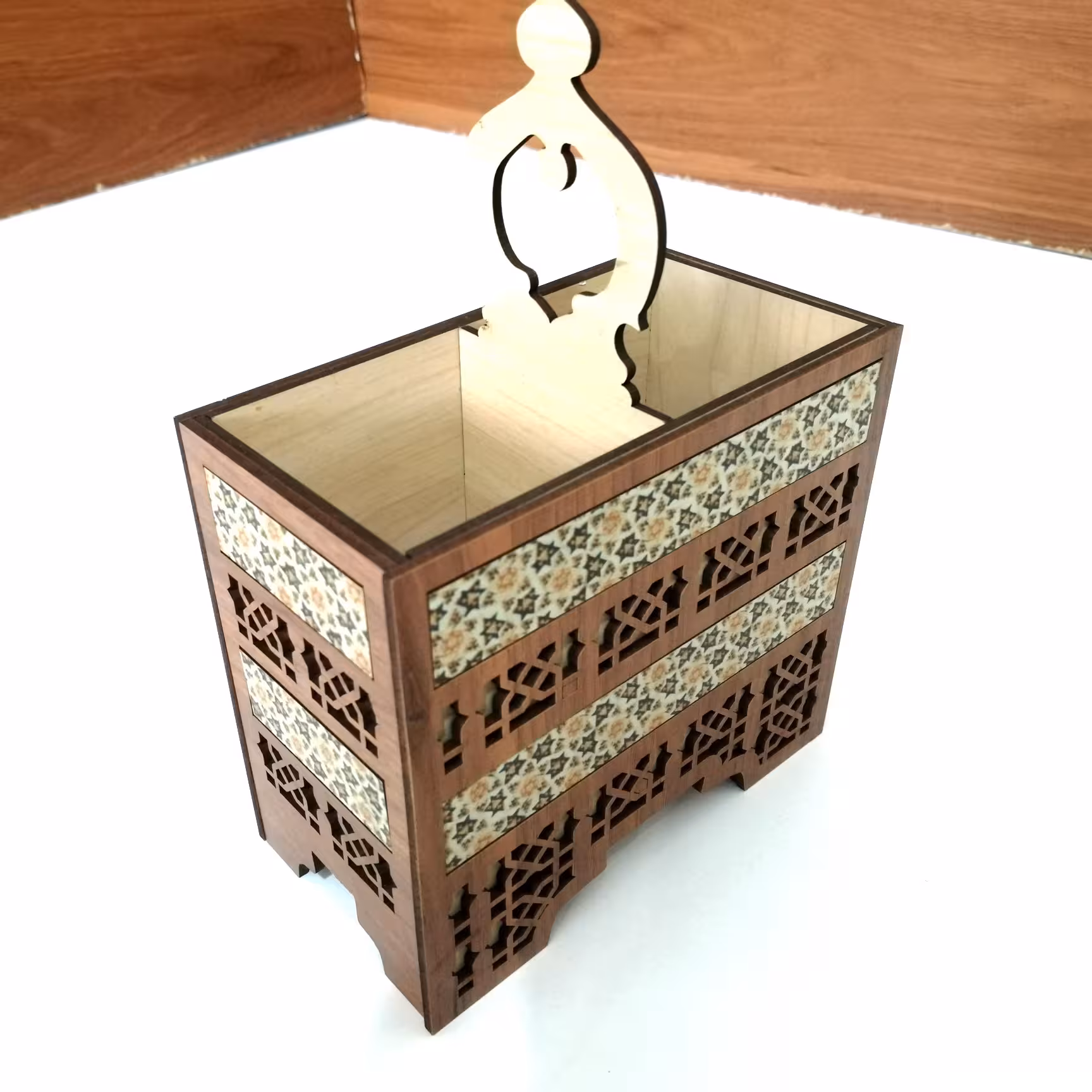 جاقاشق و چنگال پایه دار 