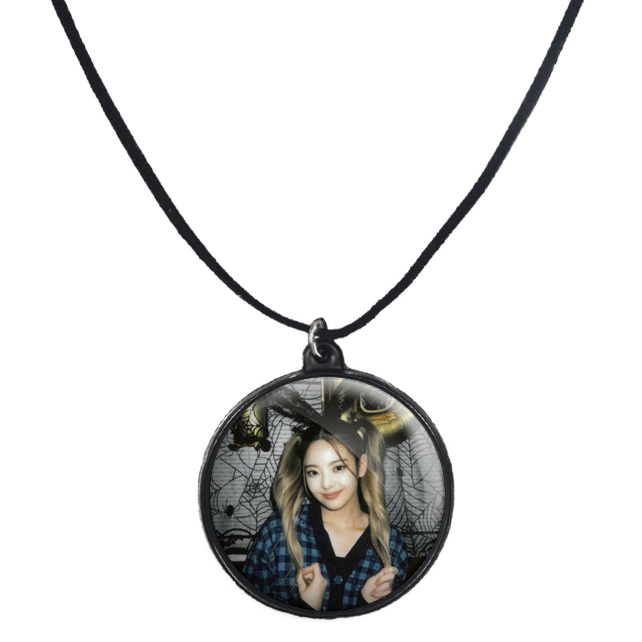 گردنبند پرمانه طرح گروه موسیقی ایتزی کد pmb.13112 مدل دو طرفه