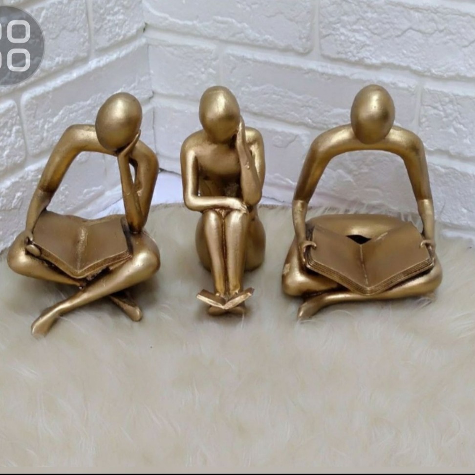 مجسمه کتاب خوان،در دورنگ طلایی و مشکی، رنگ ثابت و قابل شستشو