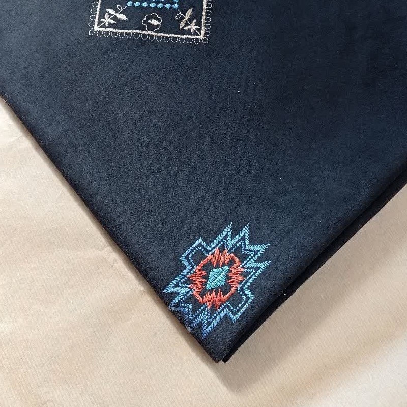 مخمل سوییت گلدوزی شده،