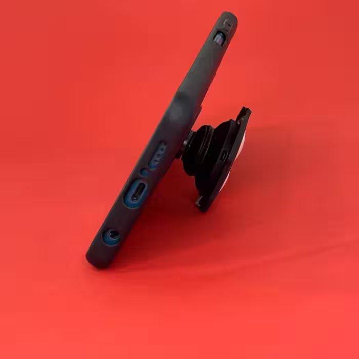 کاور کد ip11p مناسب برای گوشی موبایل اپل iPhone 11 Pro به همراه پاپ سوکت
