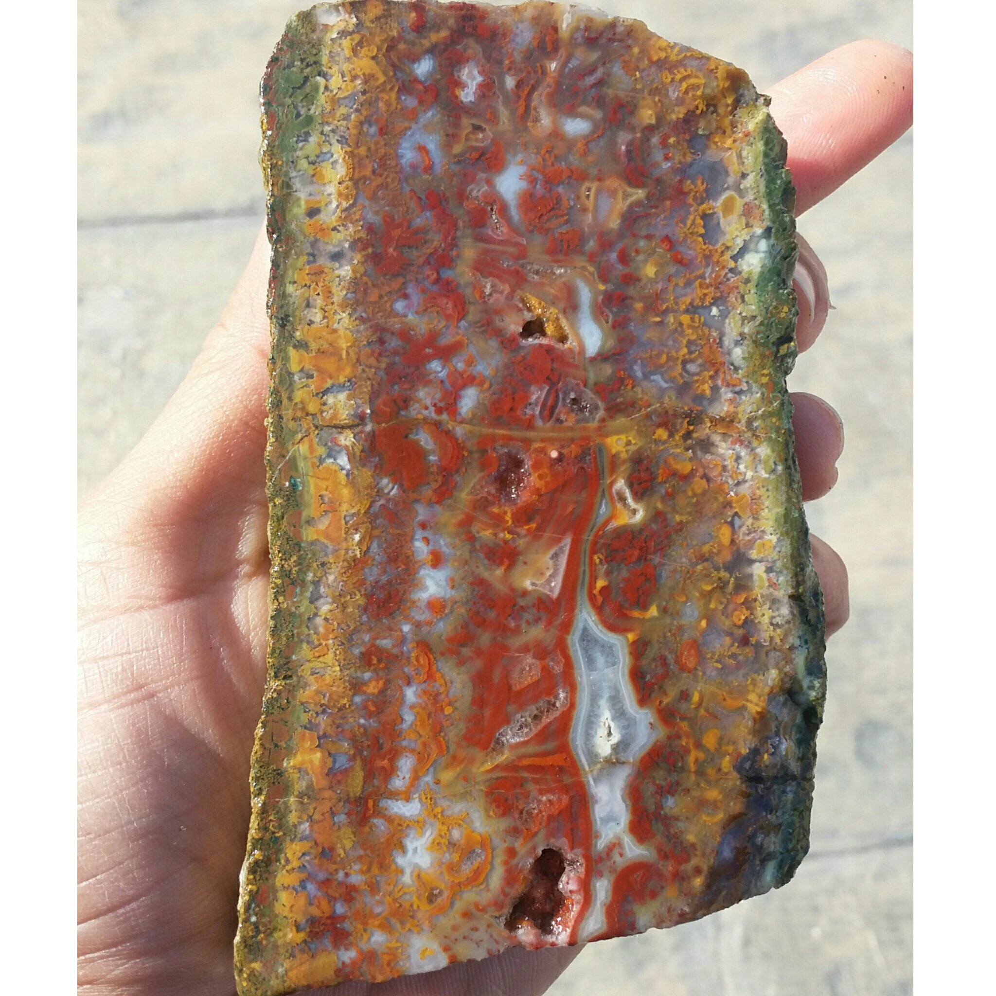 اسلایس سنگ راف درشت عقیق سلیمانی3بعدی و منظره 7رنگ و ژئود شاهکارخلقت کاملا طبیعی
با قابلیت ساخت چندین نگین محشر
 کد 8354