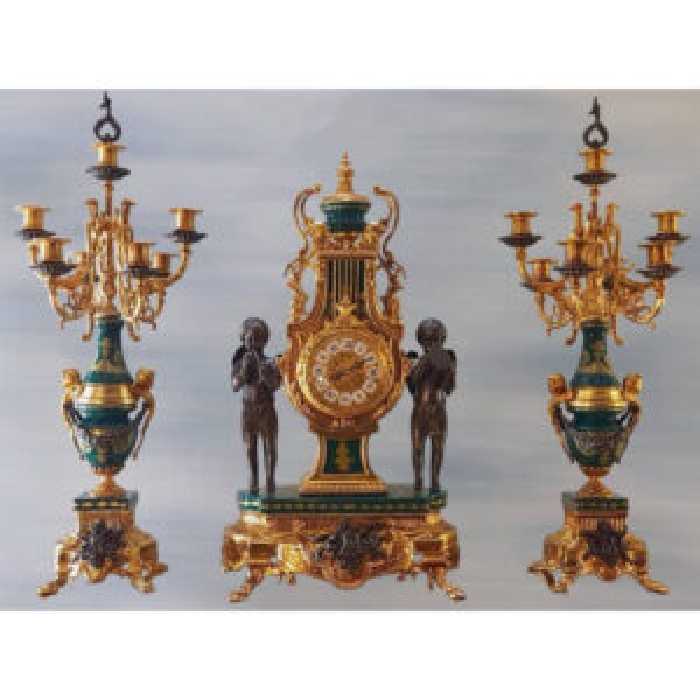 ساعت و شمعدان طلایی و سبز برنز