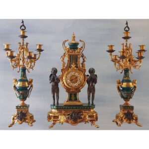 ساعت و شمعدان طلایی و سبز برنز