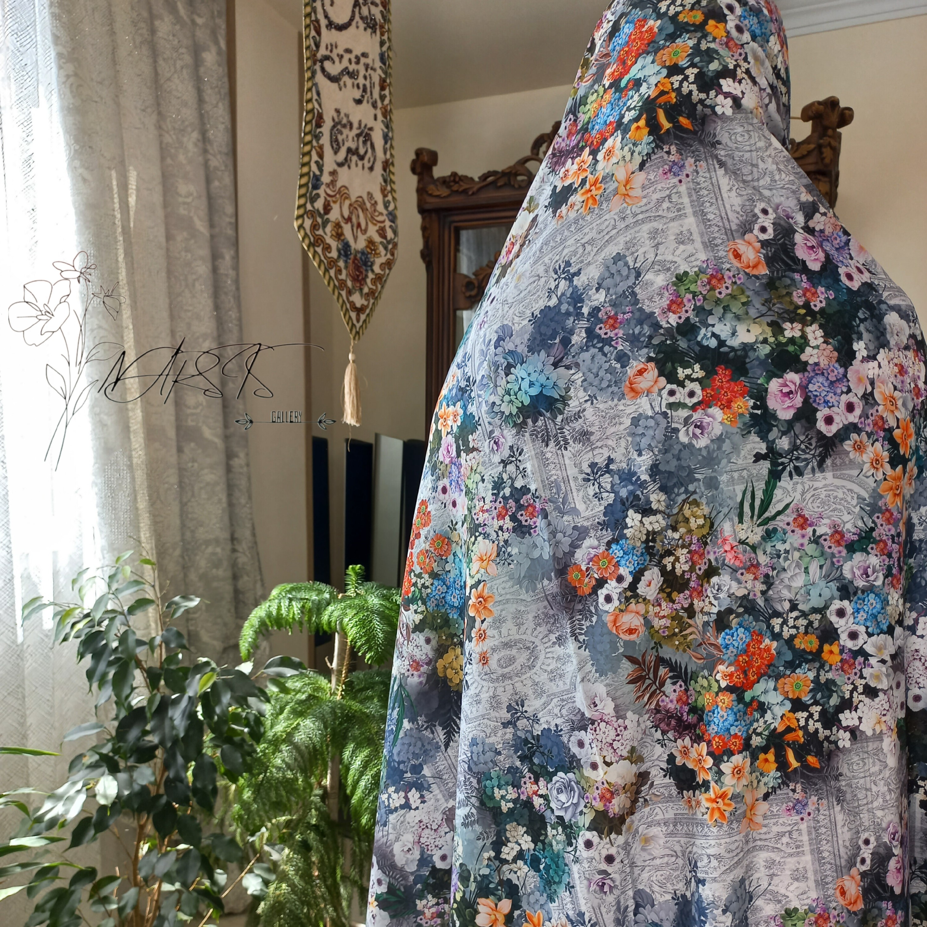 چادر قواره ایی جنس ساتن طرحدار 