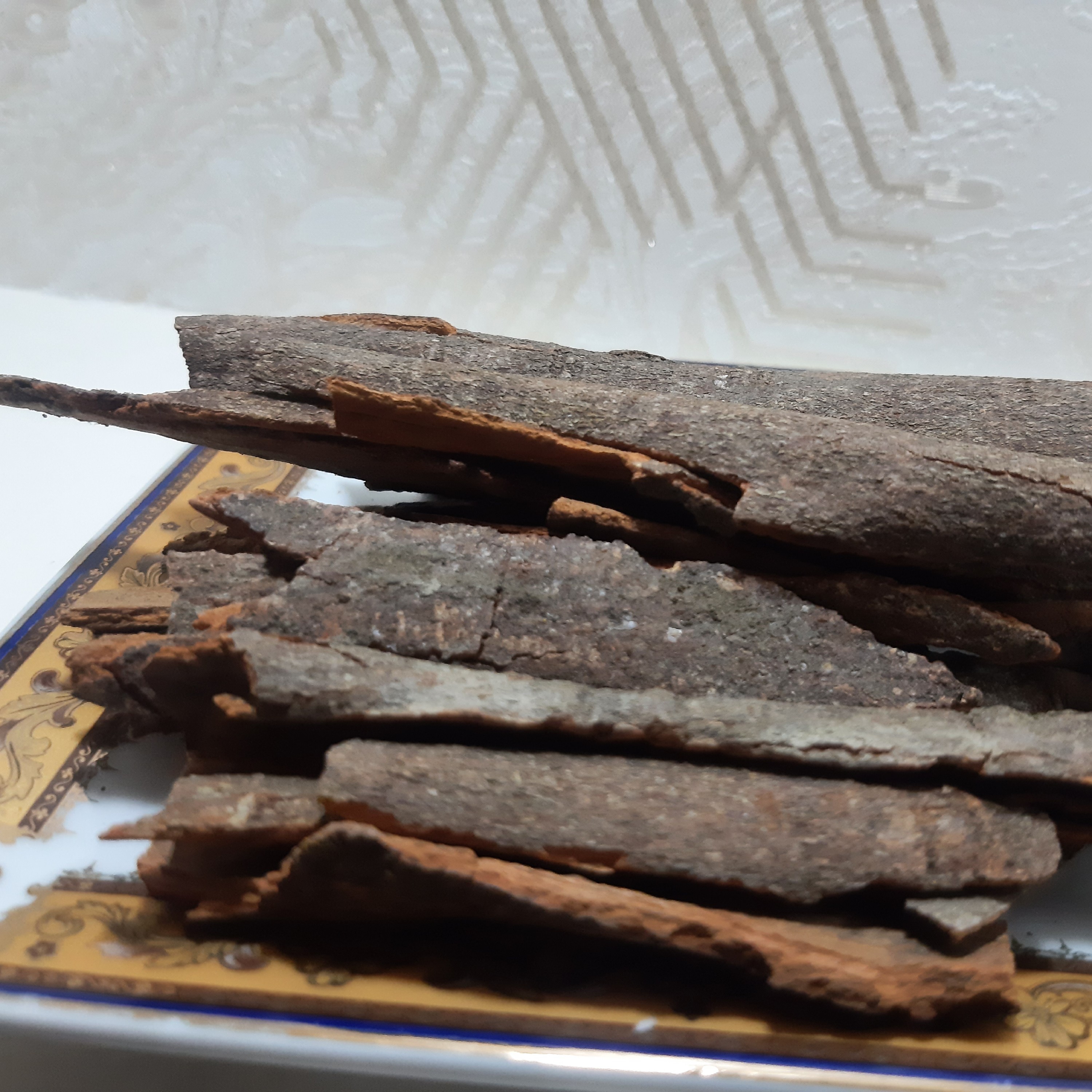 چوب دارچین  معمولی 100  گرمی  راز طبیعت خراسان آماده ی ارسال چوب دارچین خراسان 