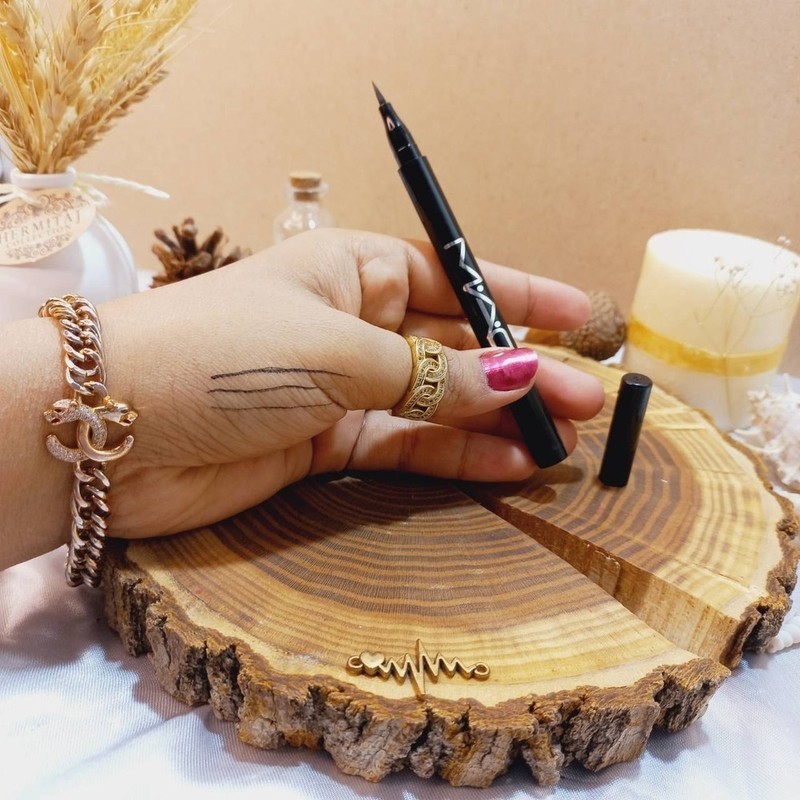 خط چشم ضد آب ماژیکی مک 