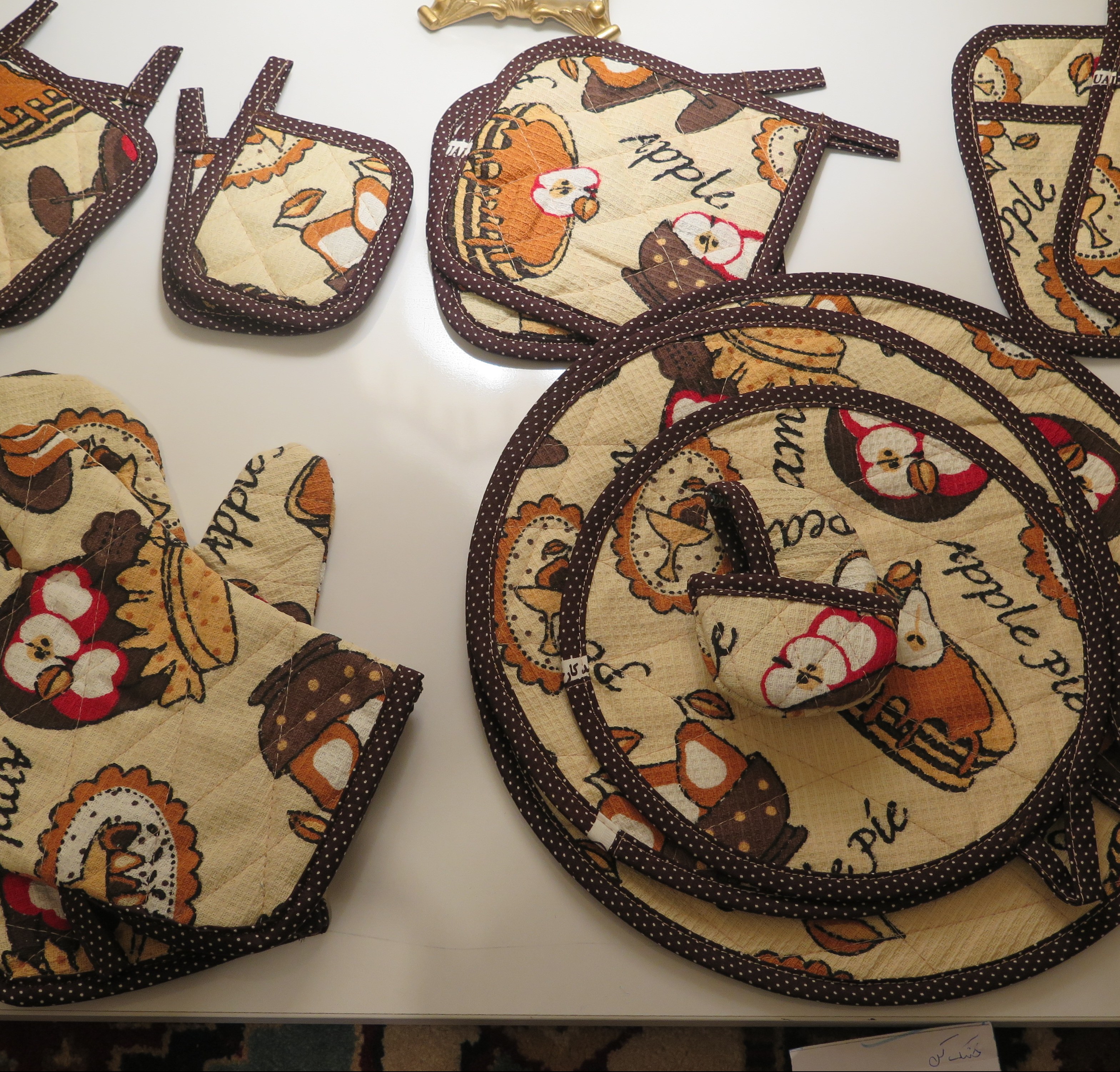 ست پانزده تکه پارچه ای آشپزخانه با پارچه نسوز بروجرد و دوخت صنعتی 