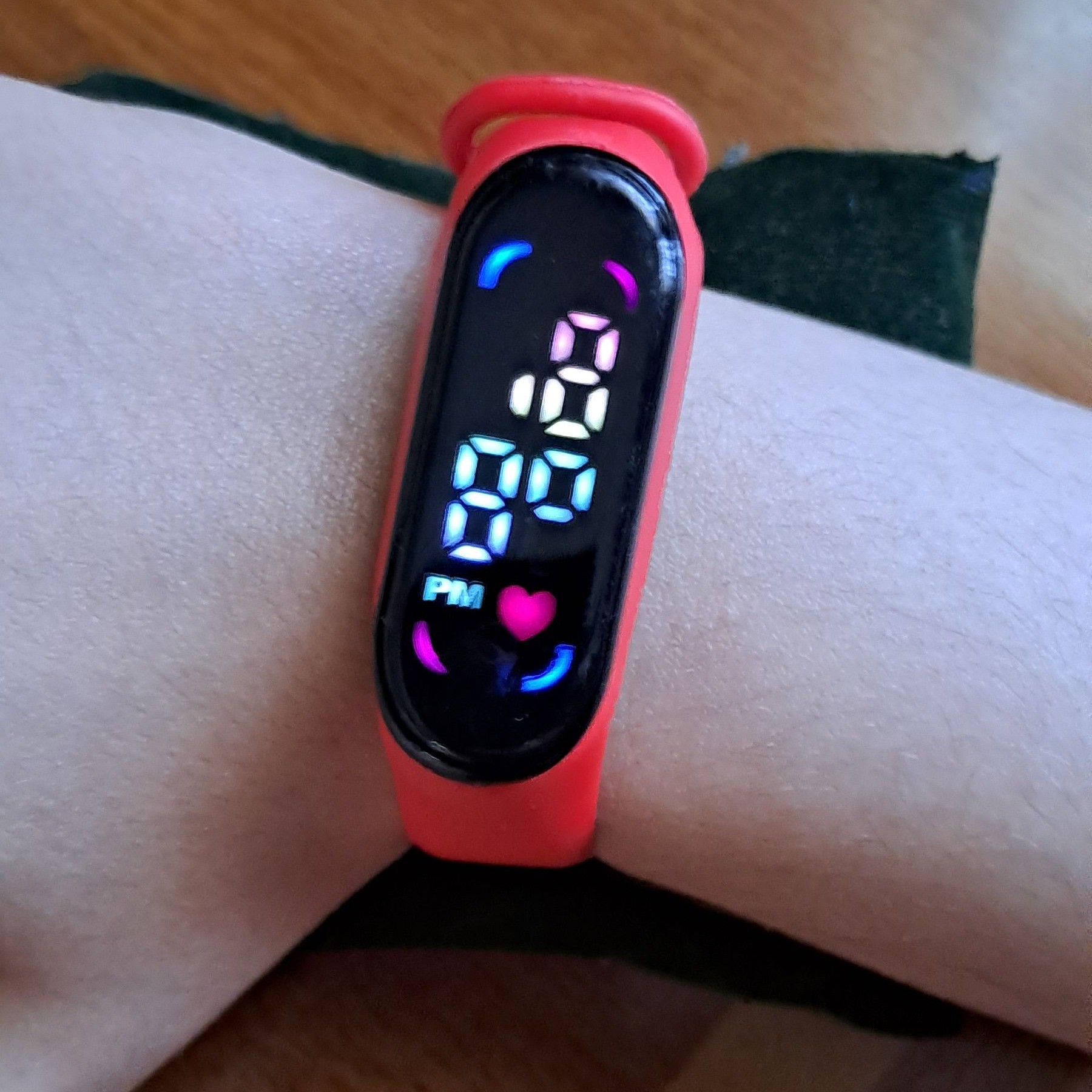 ساعت دیجیتالی اسپورت طرح شیائومی می بند صفحه رنگی وارداتی 