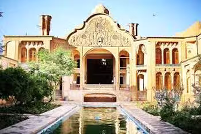 پاورپوینت خانه بروجردی ها در کاشان