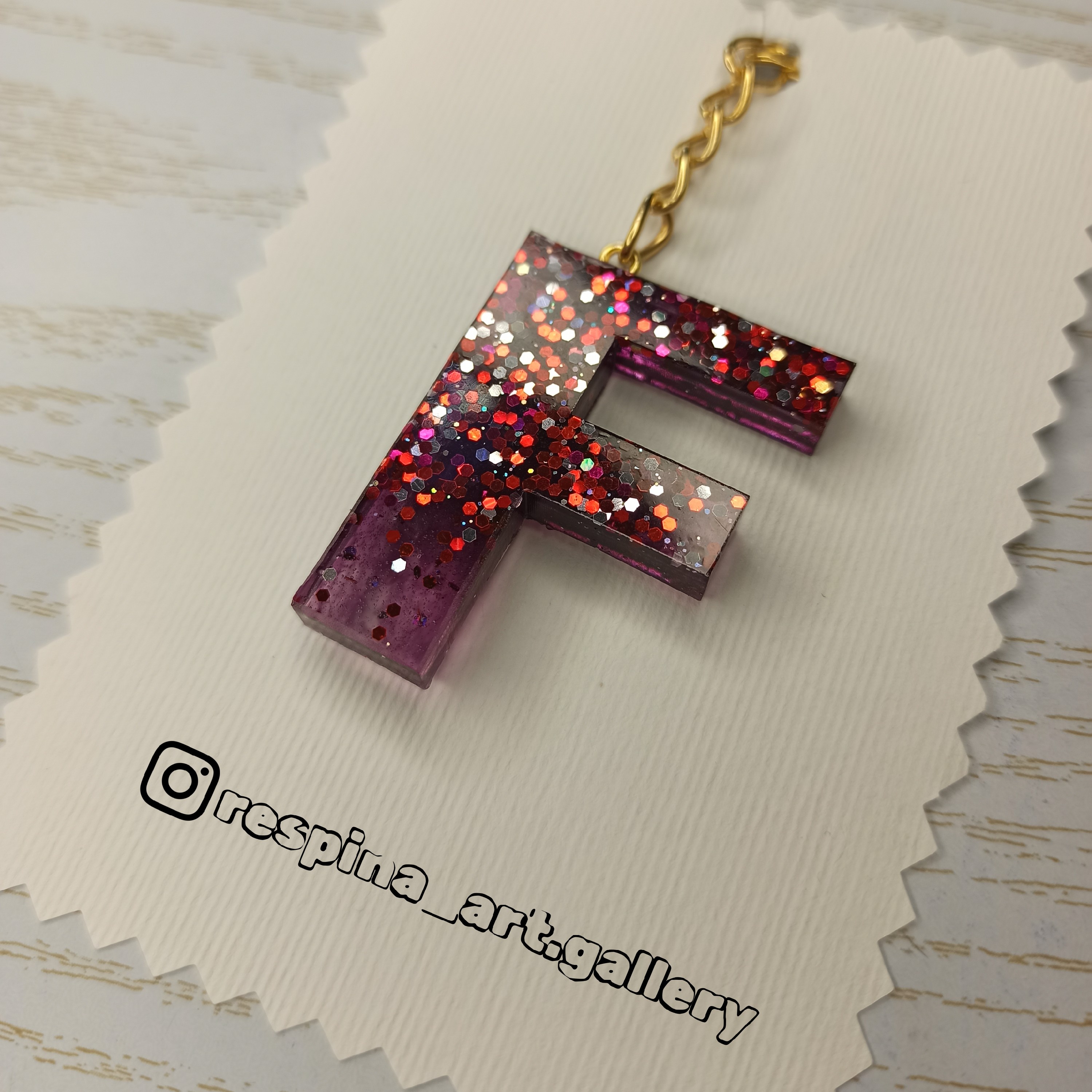 جاسوئیچی حروف لاتین رزینی حرف  F رنگ ها قابل تغییر است