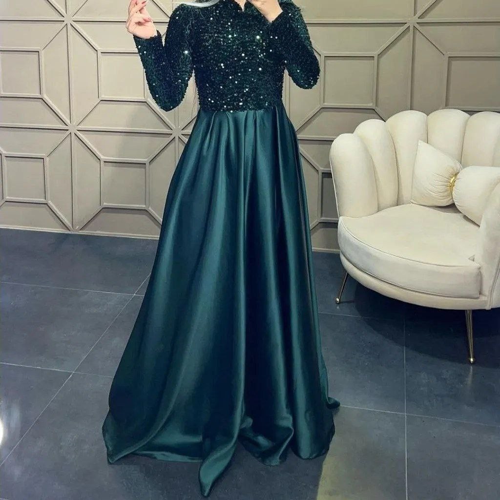 ماکسی مزون دوزی ساقدوش جنس بالاتنه مخمل پولکی استرکشی پایین تنه ساتن امریکایی سایزاز36تا50 پشت کارزیپ میخورد