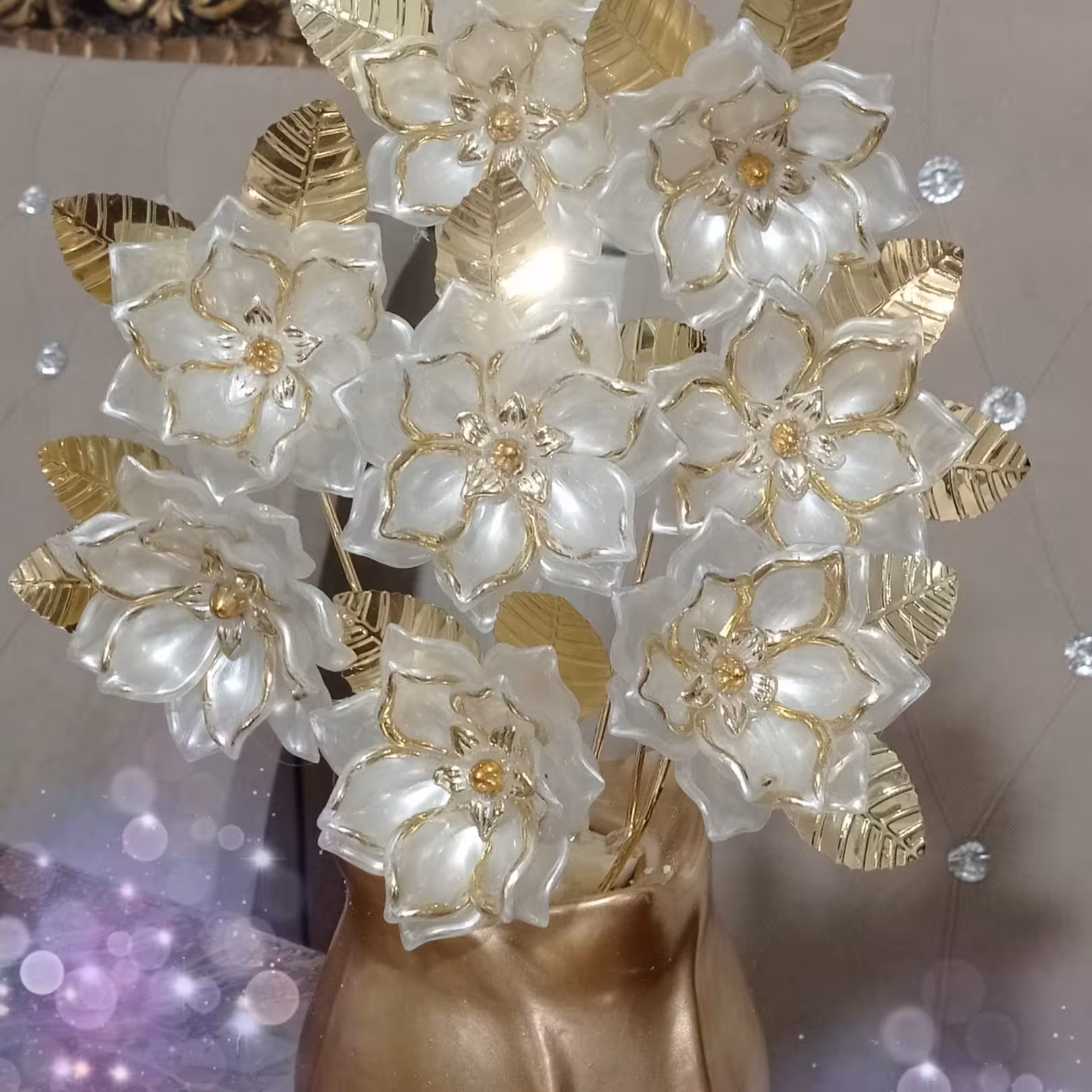 گلدان و شاخه گل 
