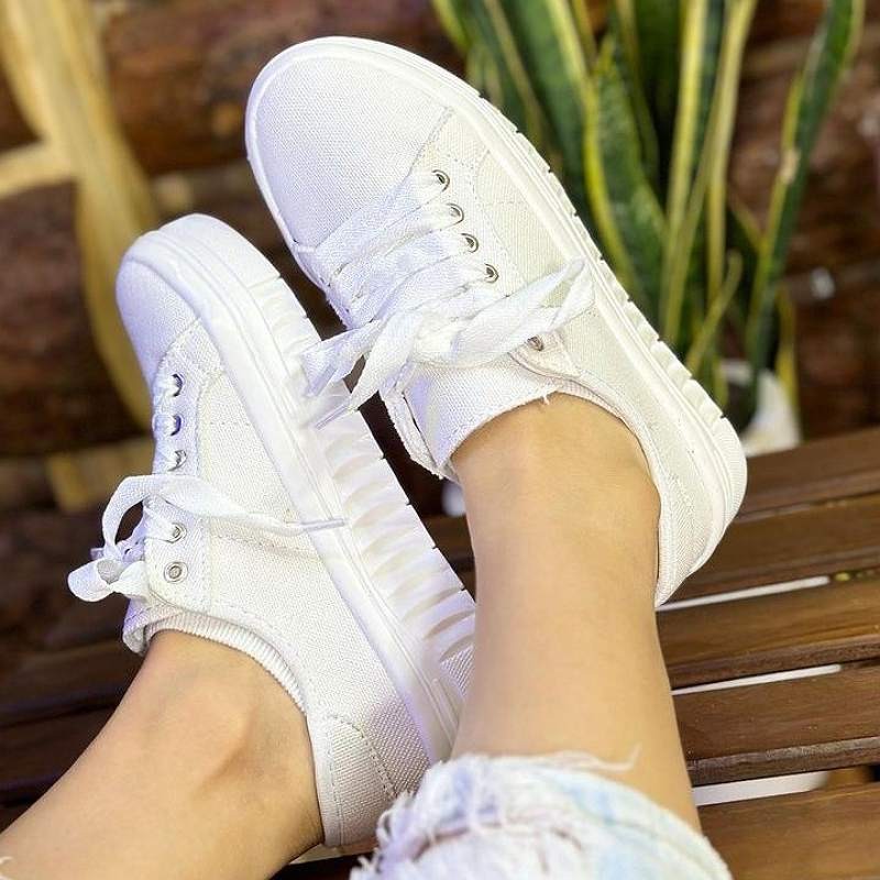 کتونی زنانه دخترانه رنگ شیری با لژ4سانت  زیره پیو قالب استاندارد جنس رویه کتان خارجی ارسال رایگان گیلان کفش