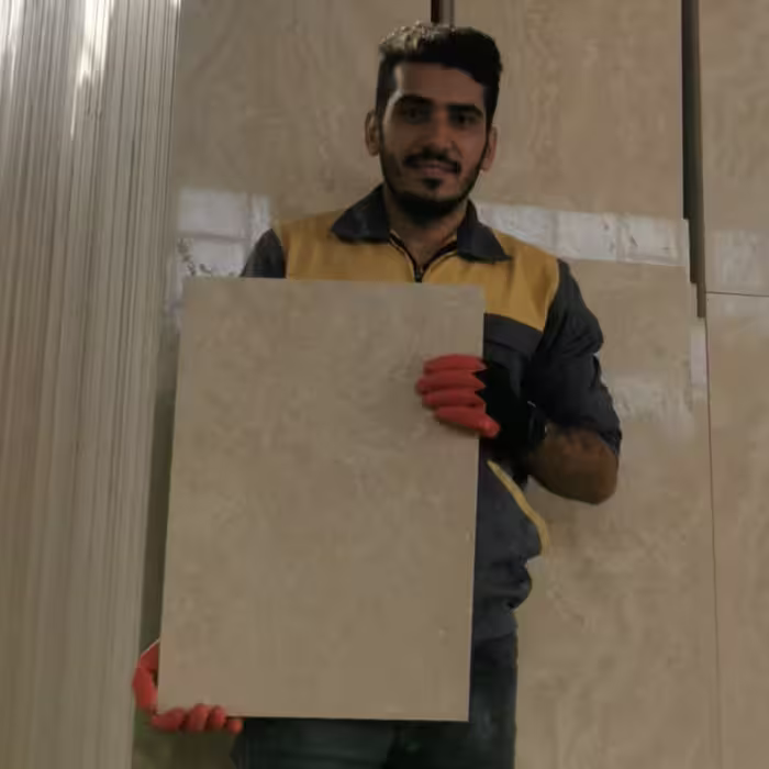سنگ تراورتن آبگرم محلات زیتونی سوپر.  تولیدی سنگ ساختمانی تراورتن. سنگ اصفهان. کارخانه تراورتن. کارخانه سنگ ساختمان1