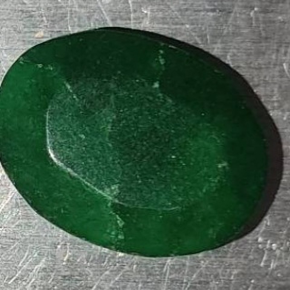 سنگ زمردبرزیلی نیمه شفاف