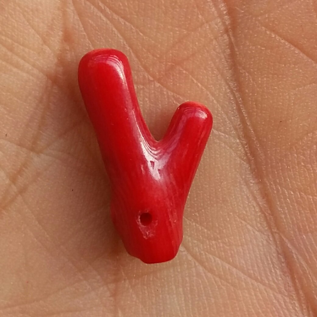 سنگ مرجان سرخ سوراخ دار محشر مناسب آویز شاهکار خلقت بی نظیییر
دیدنی و خاااص