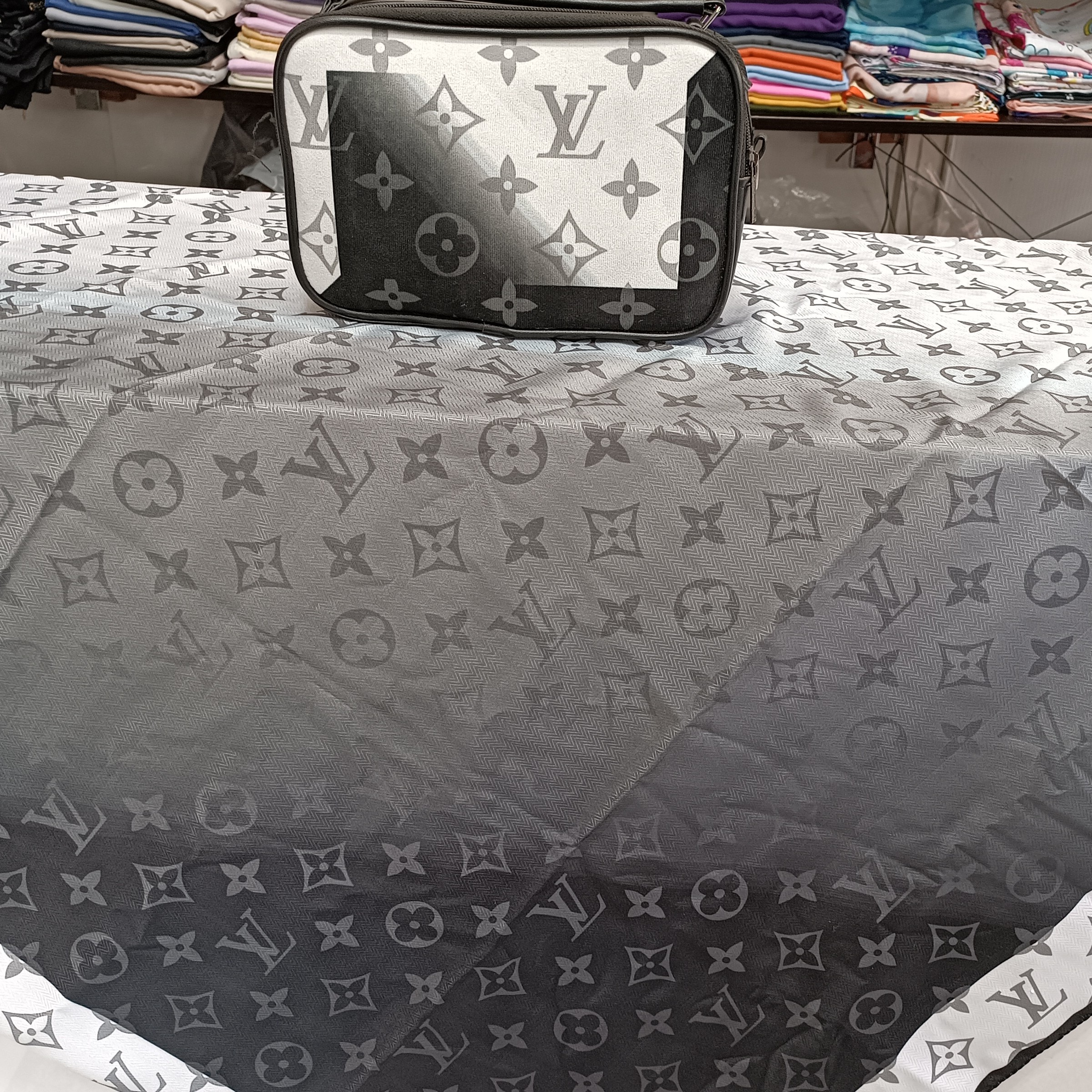 ست کیف و روسری، کیف و روسری مشکی سفید