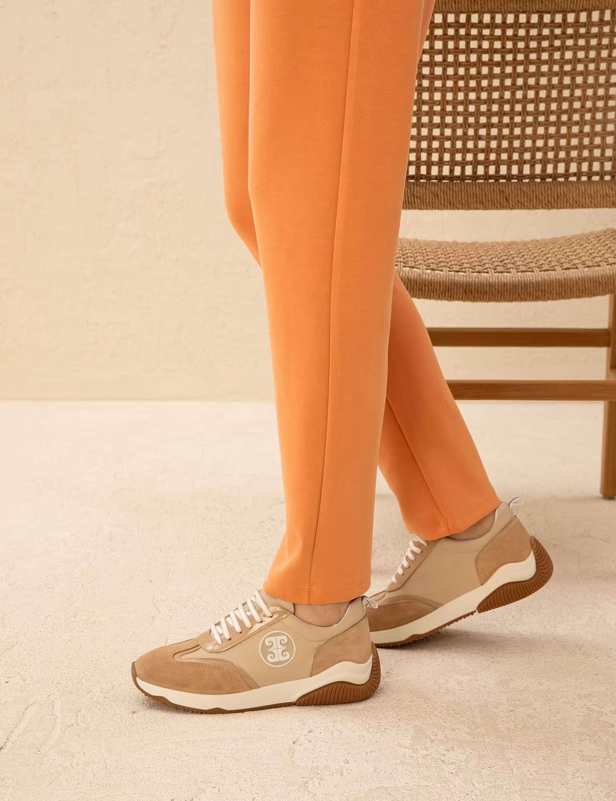 کفش کتانی و اسپرت زنانه بژ پیرکاردین - فروشگاه لباس شهرمون