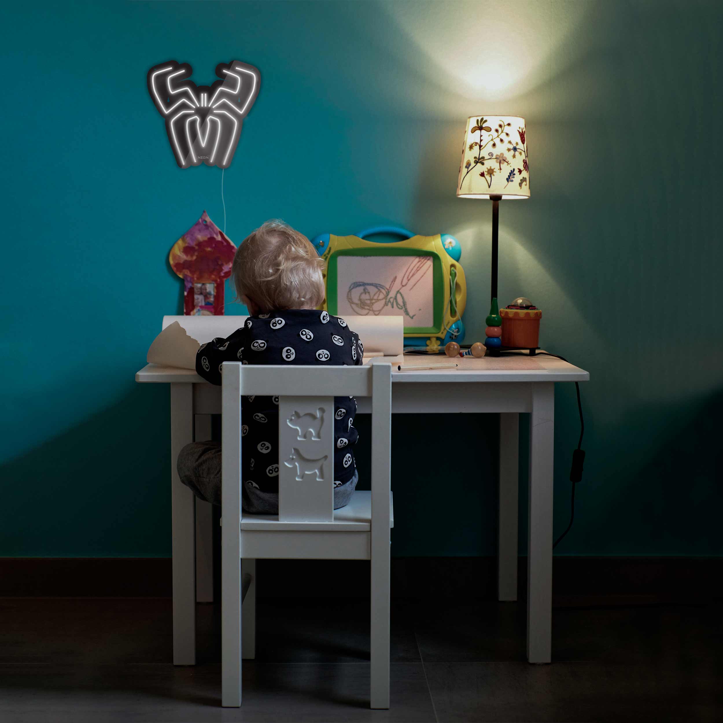 چراغ دیواری نئون دیزاین مدل Spider-BL_WHT