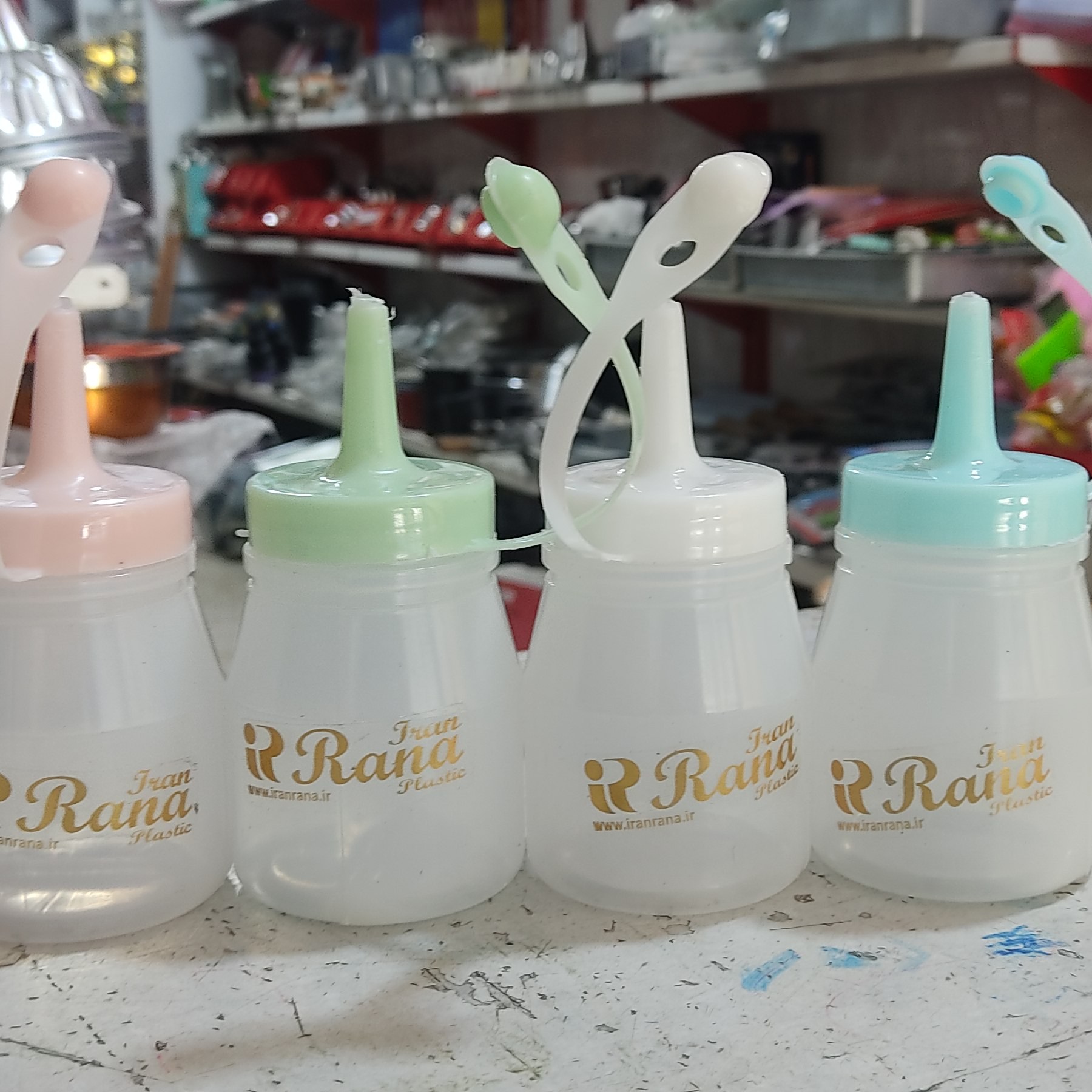 ظرف سس خوری پلاستیکی مینی ارتفاع 8ونیم و کف 6ونیم سانت