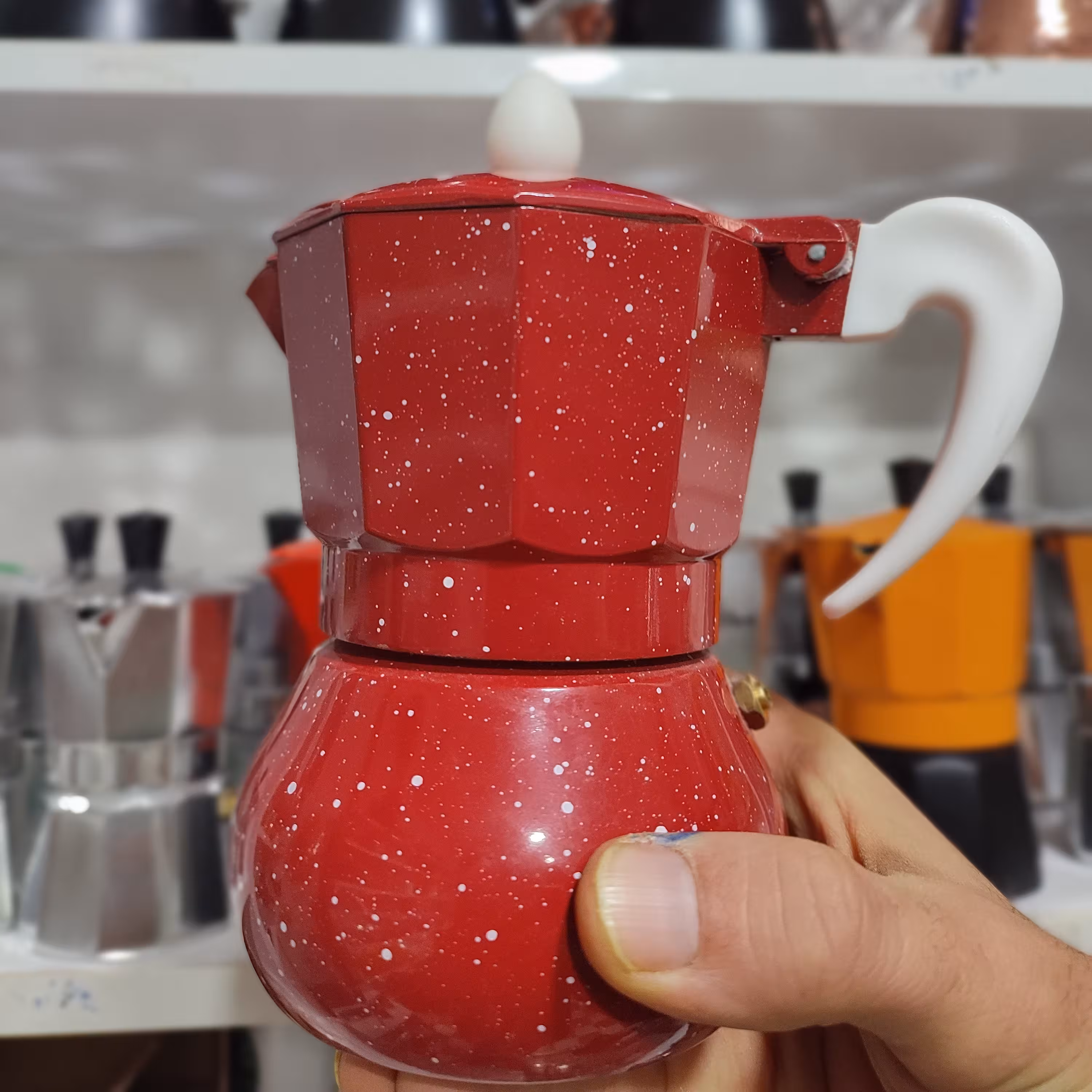 موکاپات(قهوه جوش) اسپرسو  ساز  دستی سه کاپ (3 کاپ)  رنگ قرمز  پتینه مناسب  برای سه کاپ اسپرسو