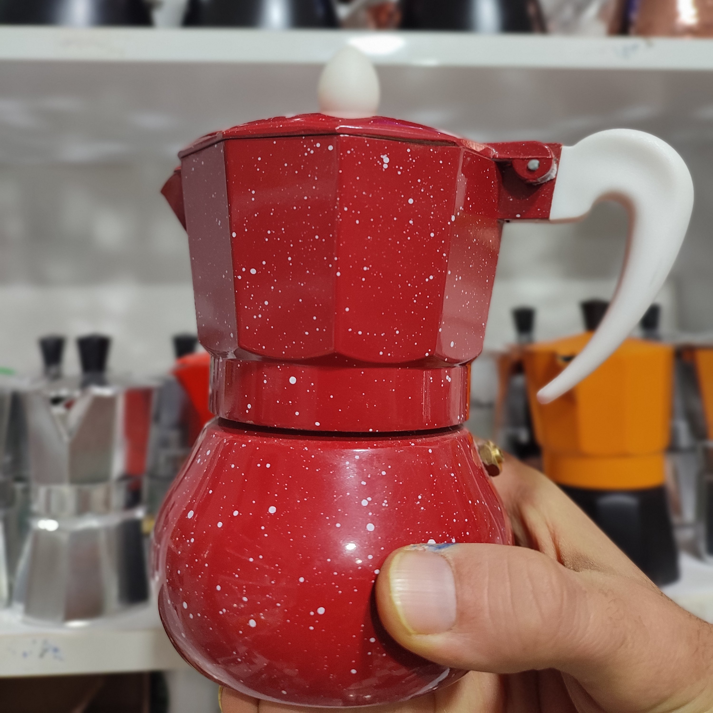 موکاپات(قهوه جوش) اسپرسو  ساز  دستی سه کاپ (3 کاپ)  رنگ قرمز  پتینه مناسب  برای سه کاپ اسپرسو