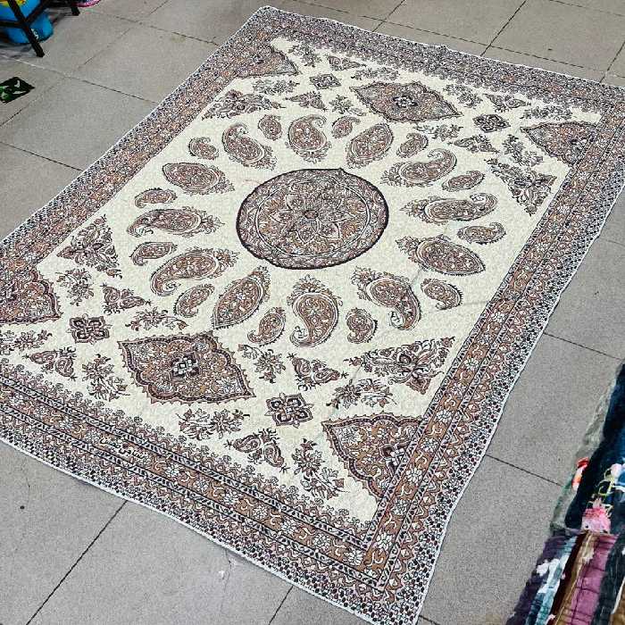 زیرسفره‌ای تمام ابریشم دورو