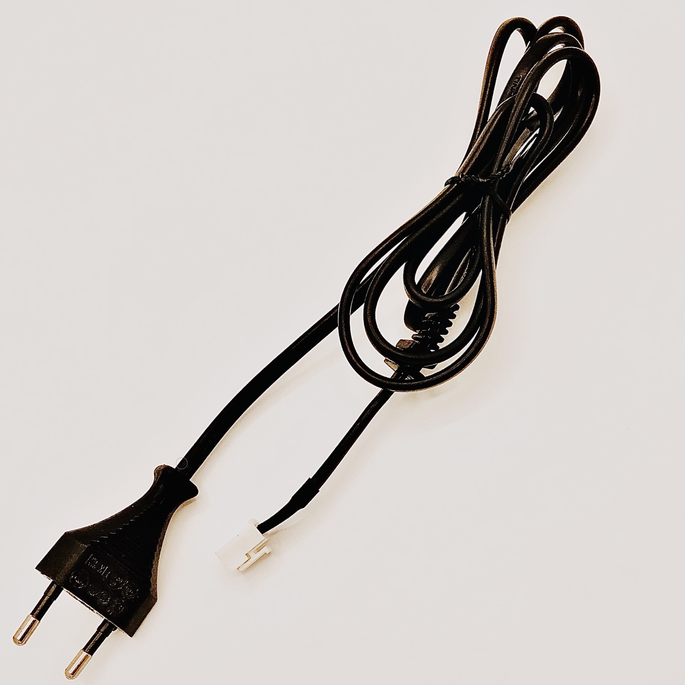 کابل برق سوکت دار TV مدل AP-010 به طول 1.3 متر
