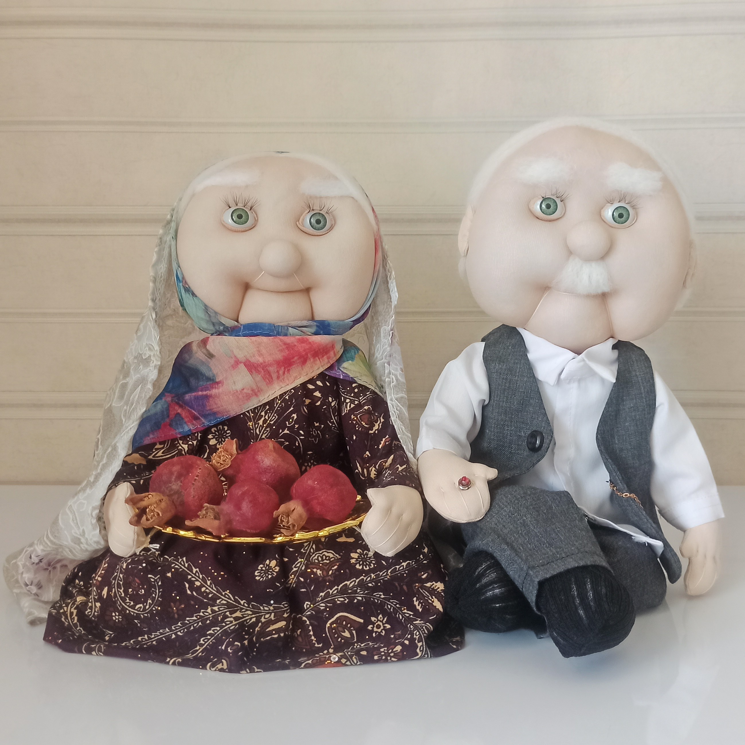 عروسک پدربزرگ و مادربزرگ،مناسب برای دکور سفره یلدا و هفتسین ، دست ها سیم دار و حالت پذیر هستند