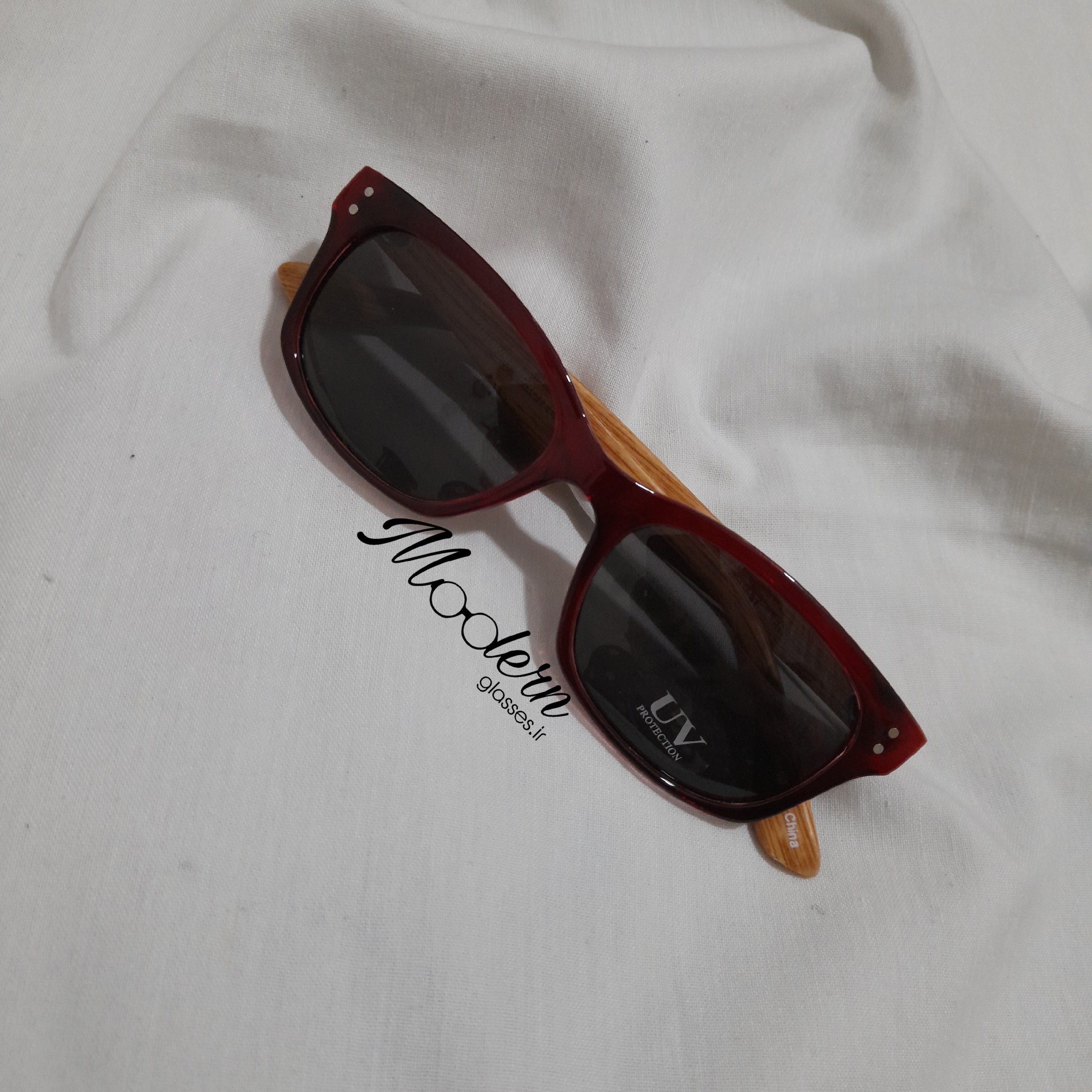 عینک افتابی طرح چوب اسپرت زنانه مردانه زرشکی 