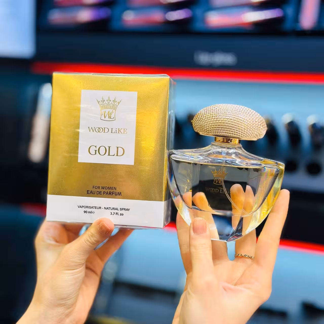 ادوپرفیوم زنانه وودلایک مدل گلد Gold