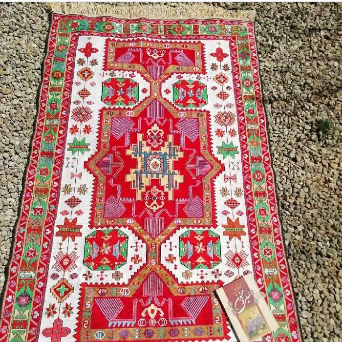 ورنی ابریشم دستبافت عشایری آذربایجان طرح شیروان(200در130) 