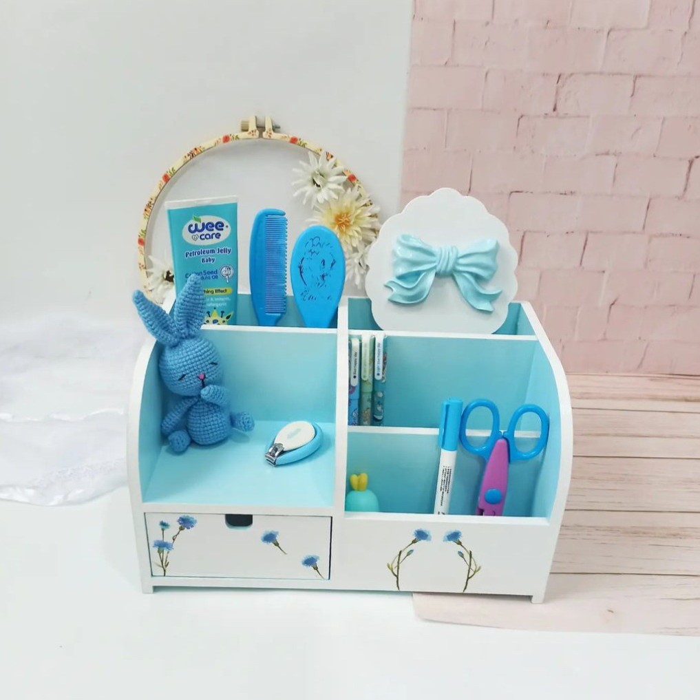 استند لوازم تحریر و لوازم آرایش